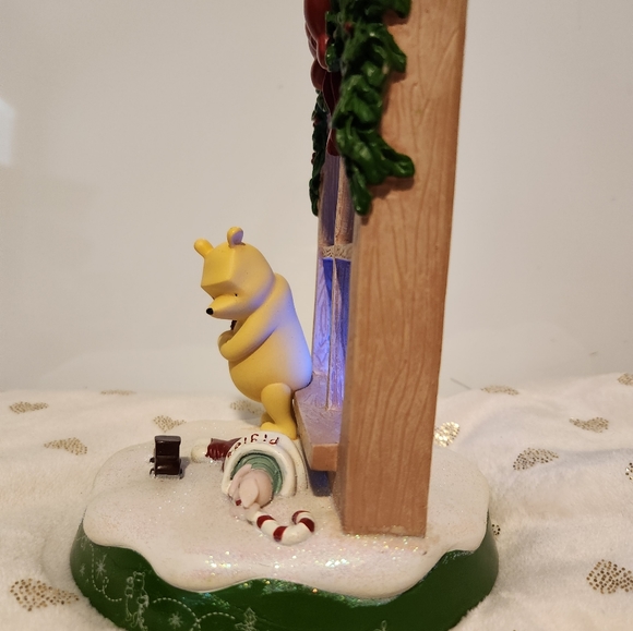 Vintage Disney Classic Pooh Holiday collectible. - Picture 4 of 6